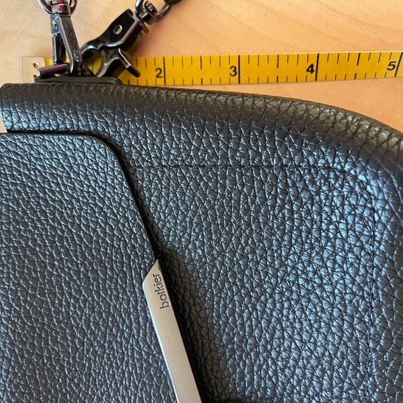 Botkier New York pebbled leather crossbody - Picture 14 of 17
